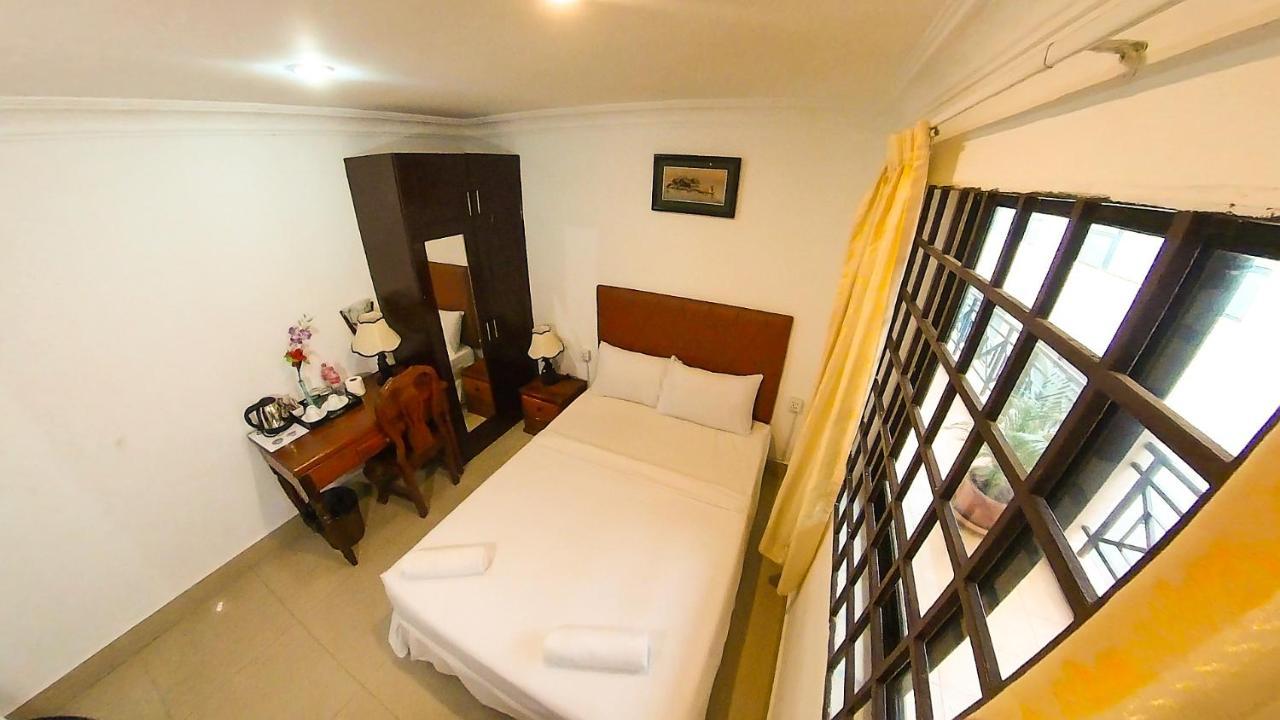 Hotel Riverside Phnom Penh